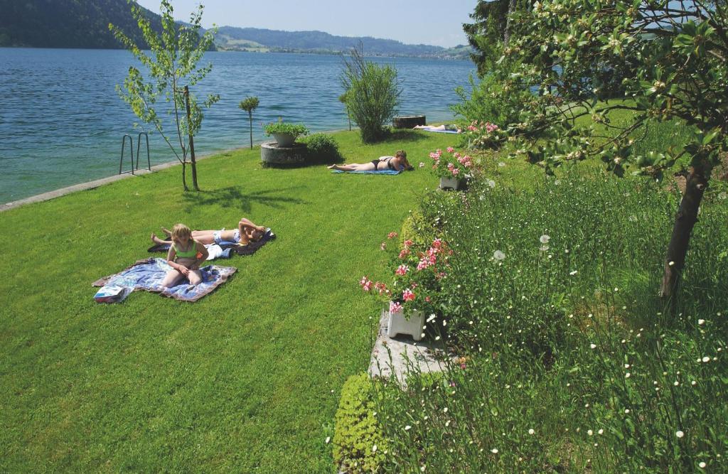 Hotel - Restaurant Eierhals Am Aegerisee Oberägeri Extérieur photo